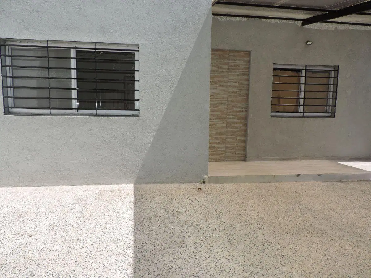 Bernal, casa reciclada todo nuevo 50% y Ctas. de U$S 550.- 80m2 cub. lote 242m2, 2 cocheras 5