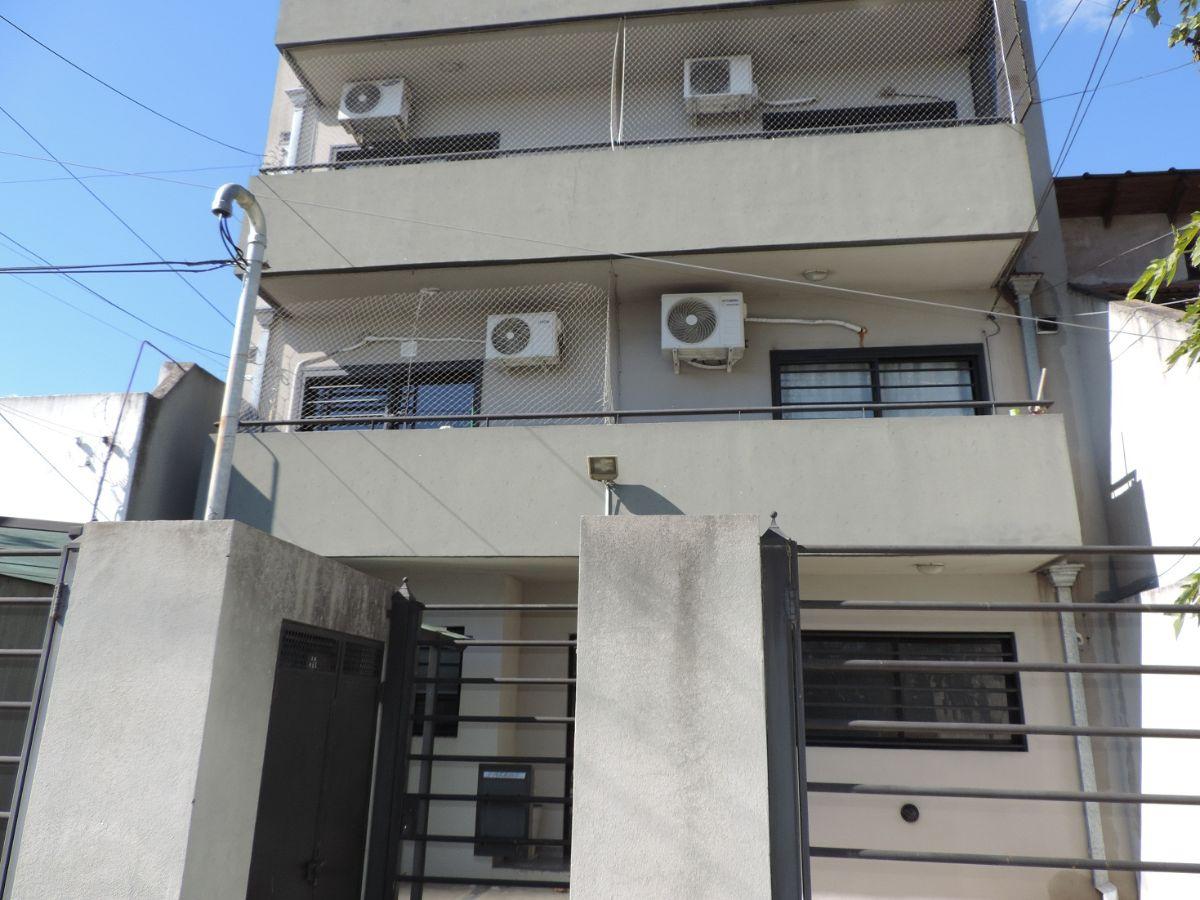 Foto de Dpto. en alquiler, Bernal Ramella 421, 2º piso por escalera, muy bueno, imagen 3