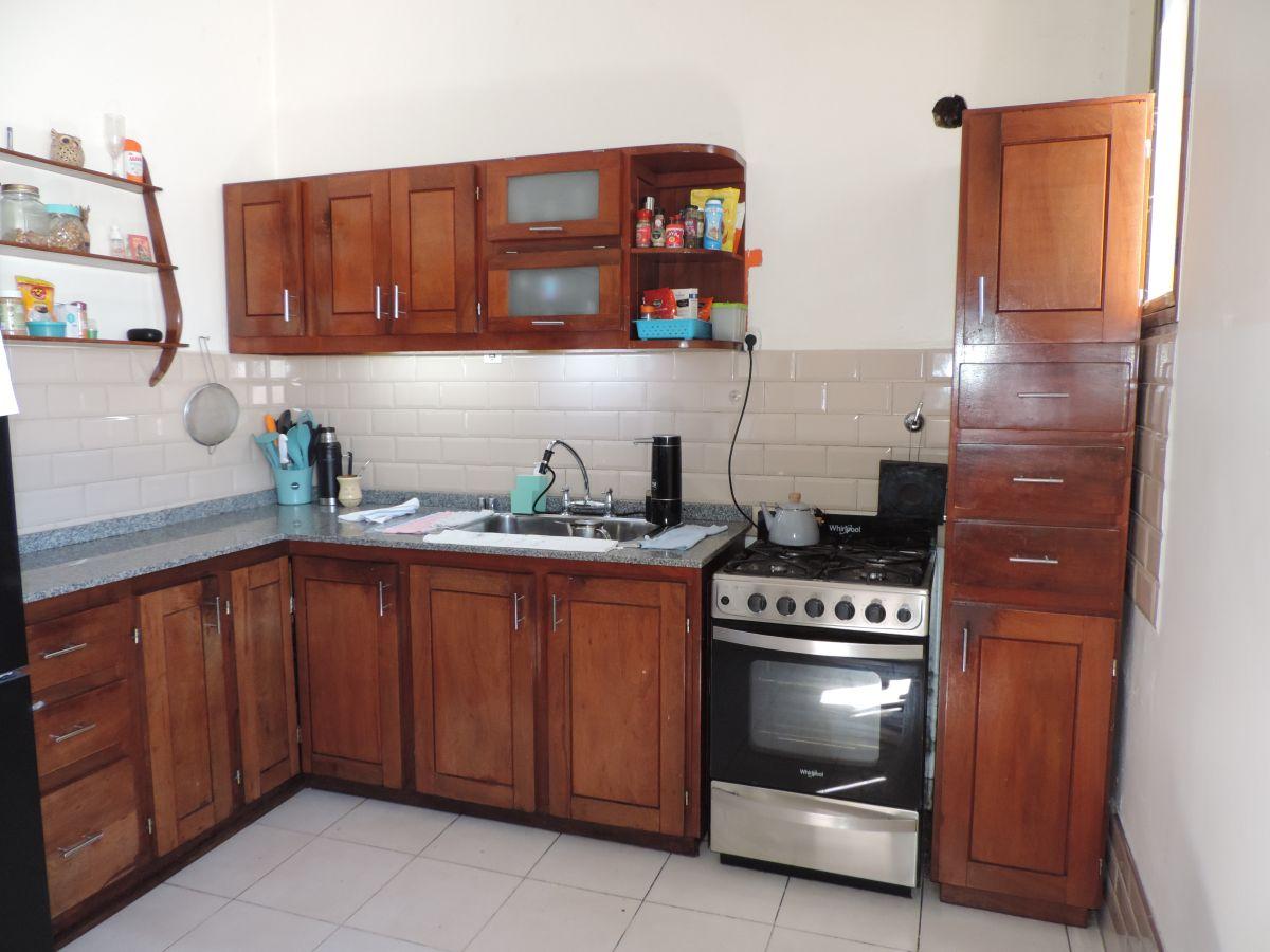 Foto de Excelente Dpto. de 4 amb. 2 baños 122m2, mas Local en P.B. de 8,66 X, imagen 3