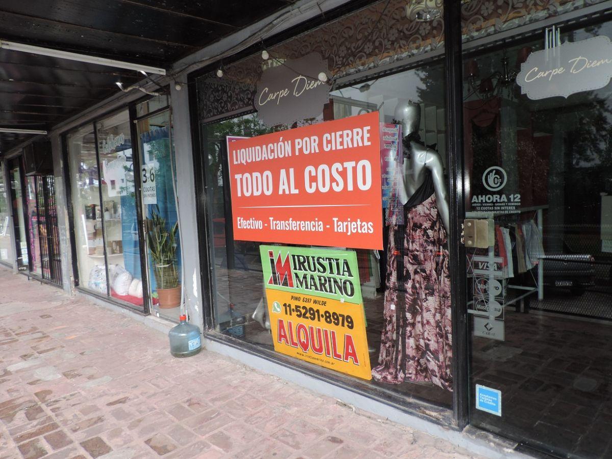 Foto de Local de 3.70 x 10 excelente ubicacion, con frente al pasillo central y, imagen 3