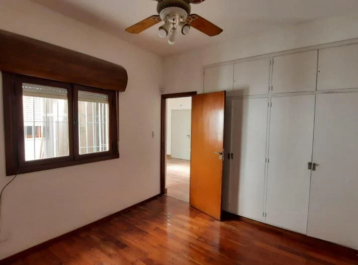 4 ambientes - 2 terrazas - Patio - PH 2