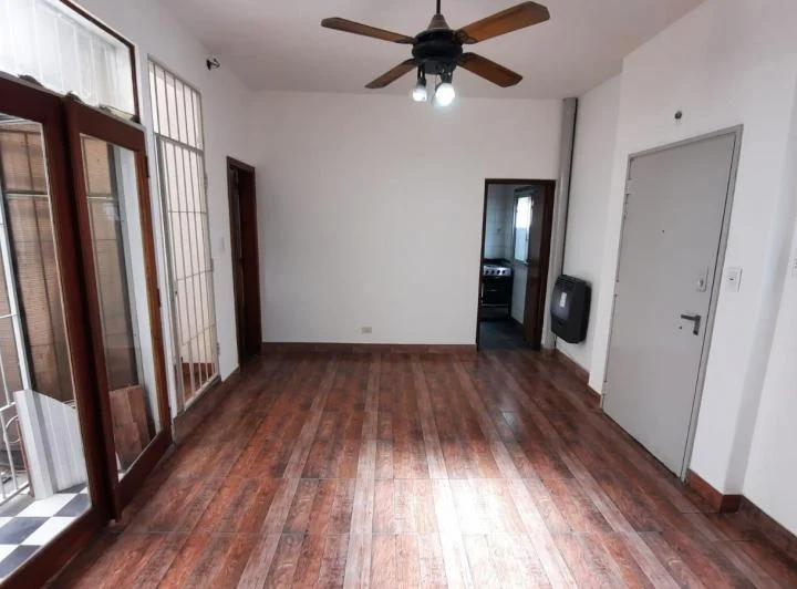 4 ambientes - 2 terrazas - Patio - PH 5