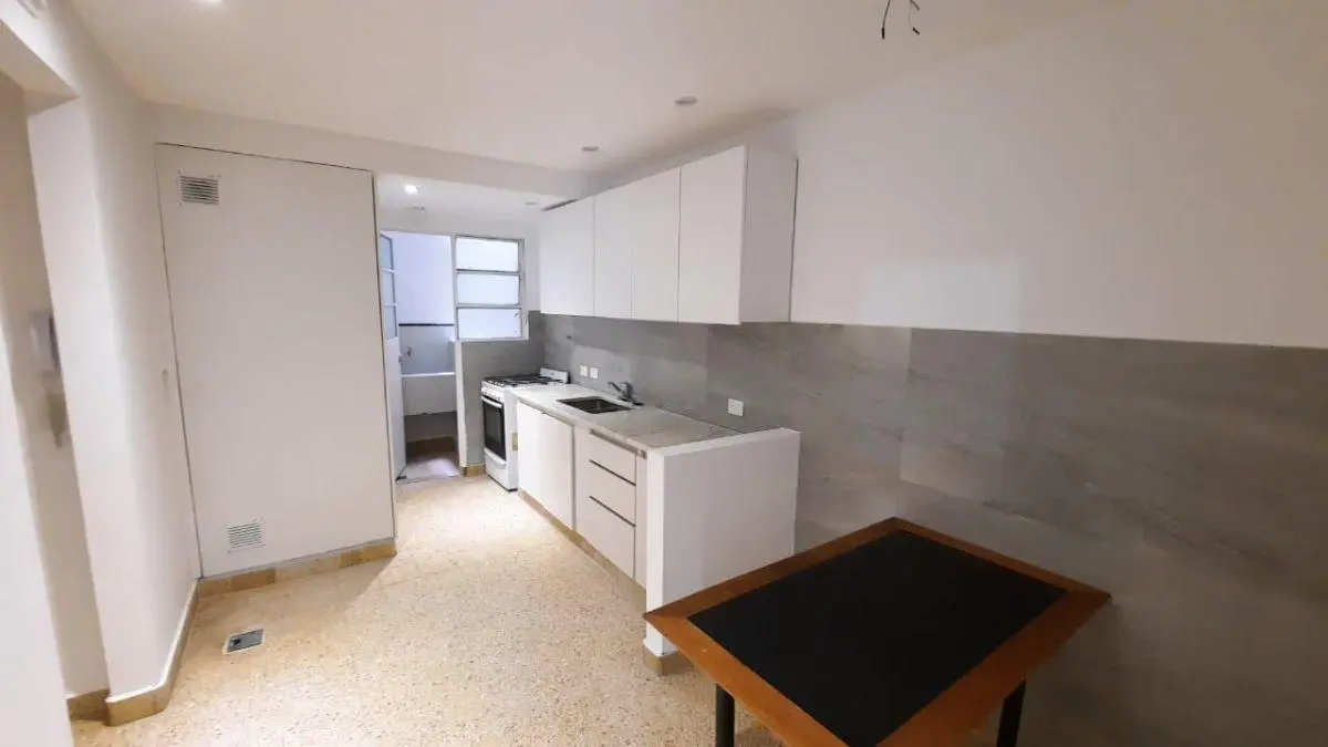 Excelente Semipiso de 4 ambientes en Villa Urquiza, muy luminoso y funcional. 5