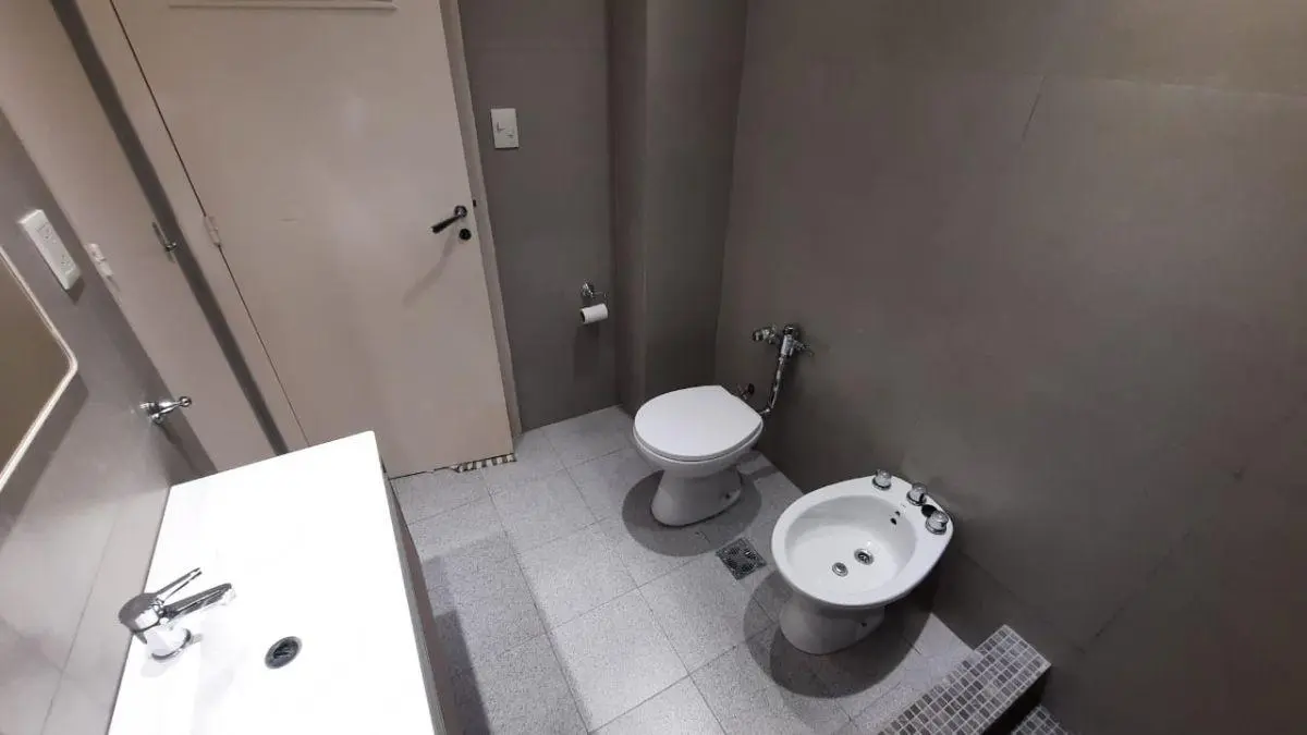 Excelente Semipiso de 4 ambientes en Villa Urquiza, muy luminoso y funcional. 4