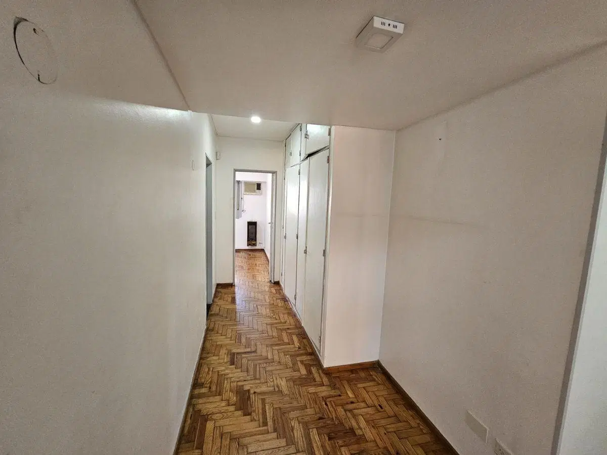 Venta Casa 4 ambientes c/ terraza y quincho + Galpón + Local - Superficie terreno 360 m2. Mataderos. 3