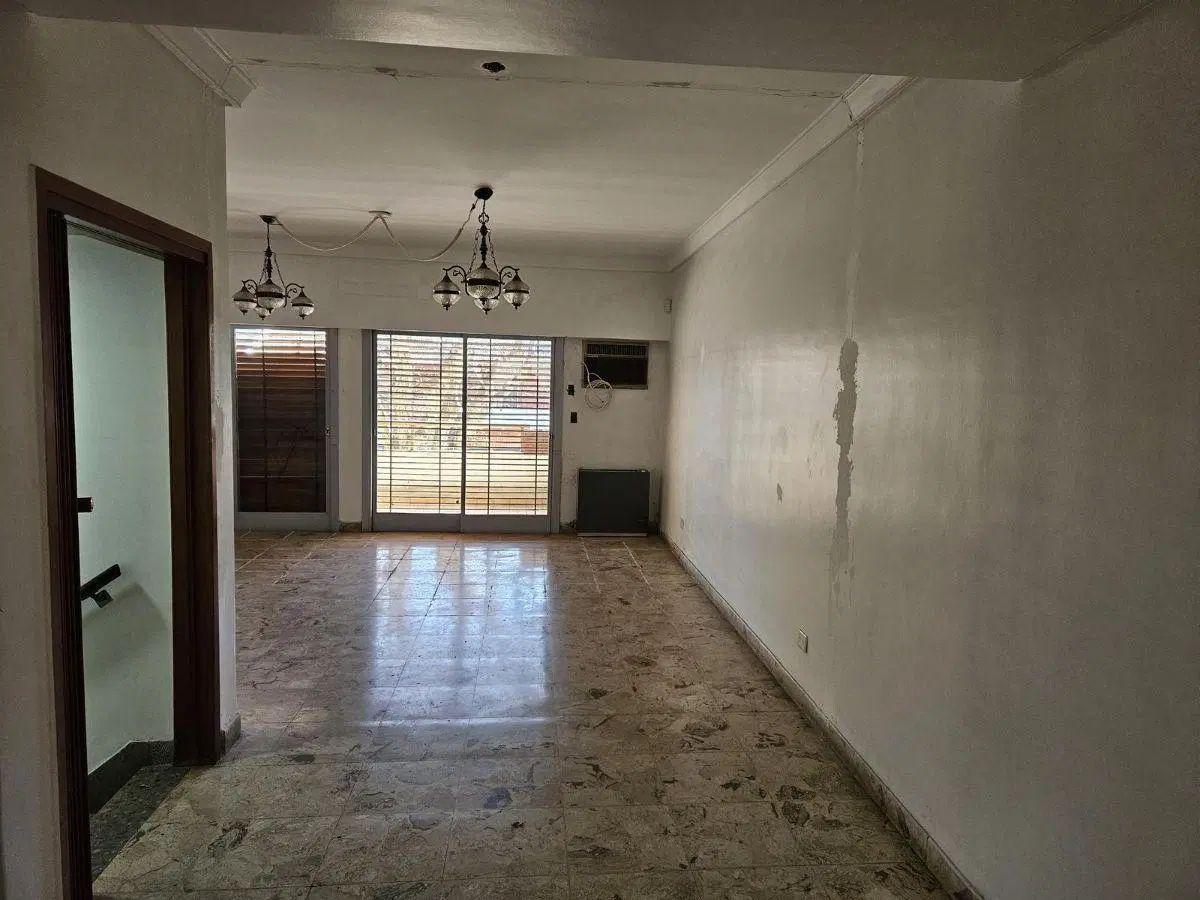 Venta Casa 4 ambientes c/ terraza y quincho + Galpón + Local - Superficie terreno 360 m2. Mataderos. 8