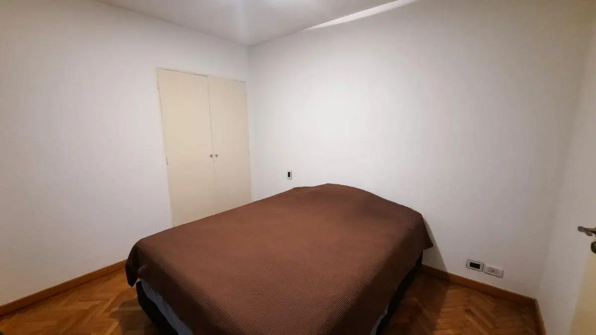 Dos ambientes interno, amplio, acogedor 3