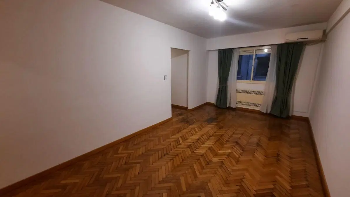 Dos ambientes interno, amplio, acogedor 4