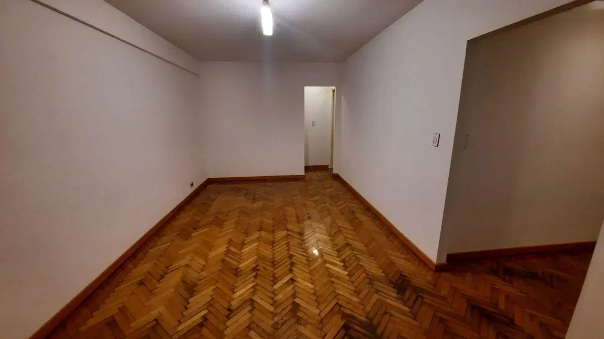 Dos ambientes interno, amplio, acogedor 5