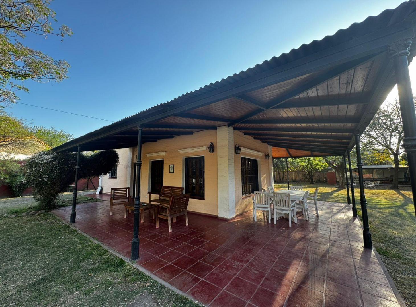 Propiedad con 3 unidades EN VENTA, ideal uso comercial, a metros de Paseo Rivera, Zona Norte