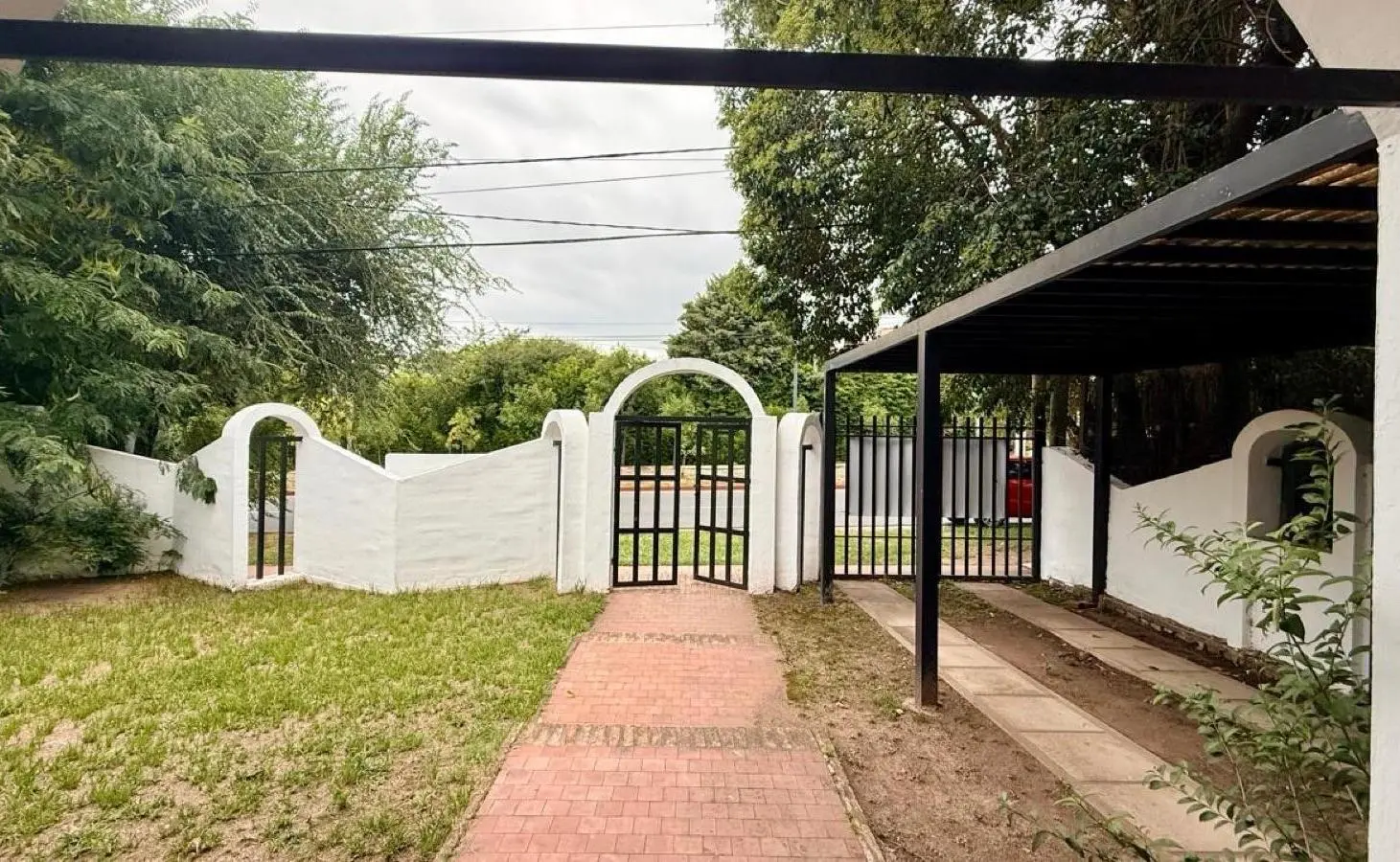 Propiedad apta comercial con alta visibilidad EN ALQUILER sobre Av. Manuel de Falla, Zona Norte 3