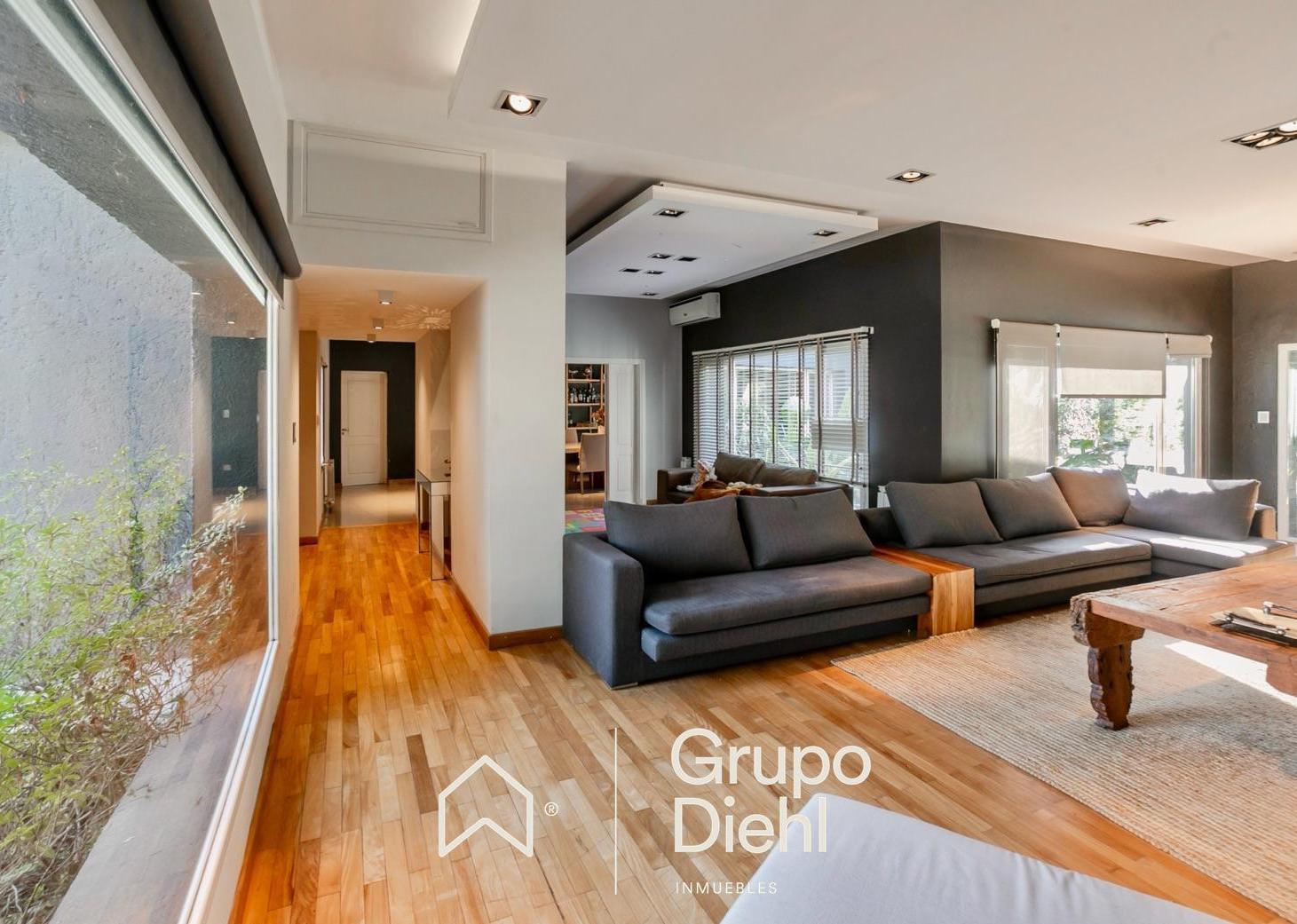 Foto de Casa moderna y exclusiva EN VENTA en Altos del Chateau, imagen 3
