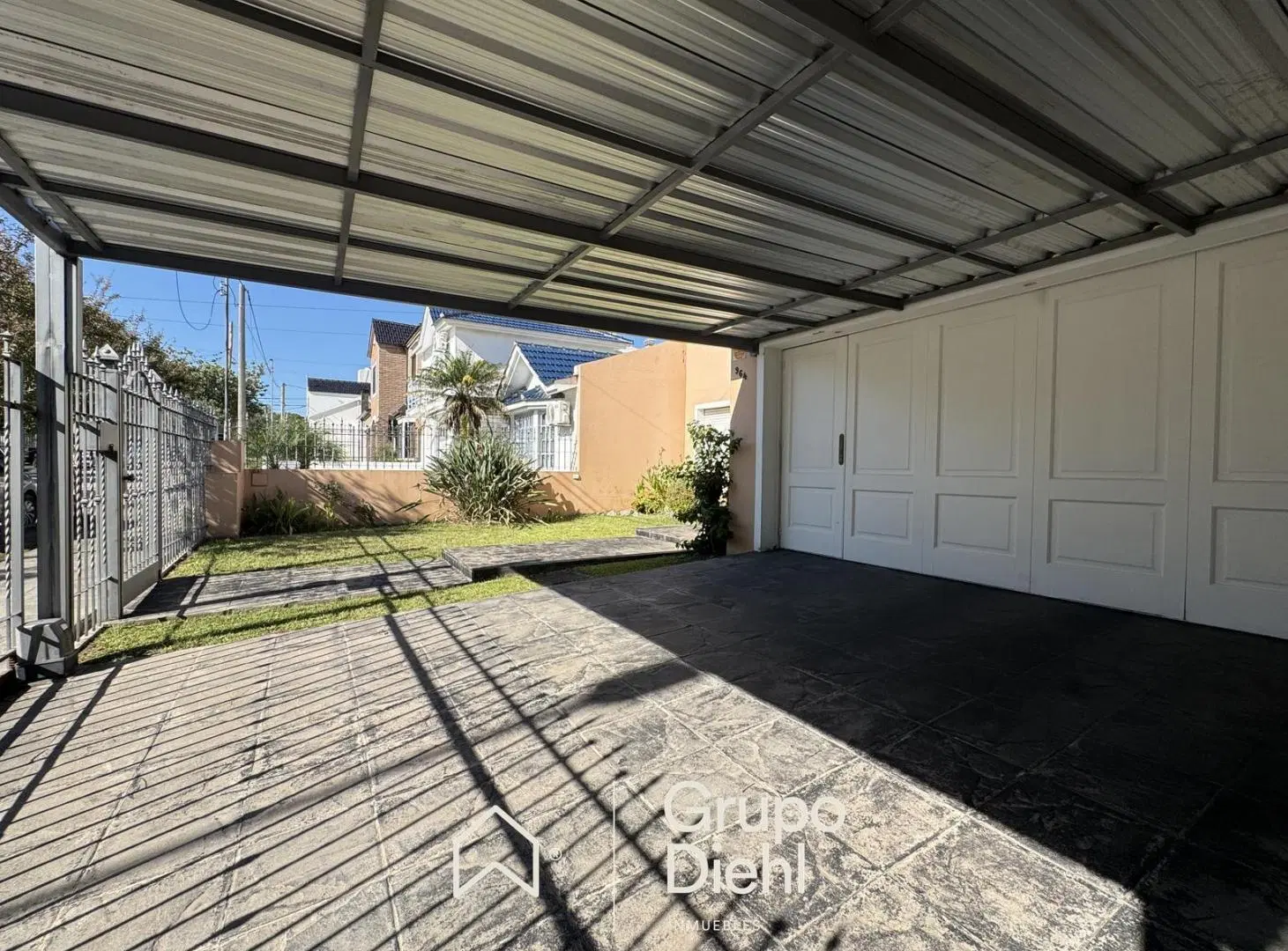Impecable casa EN VENTA apta credito, 3 dormitorios Urca 4