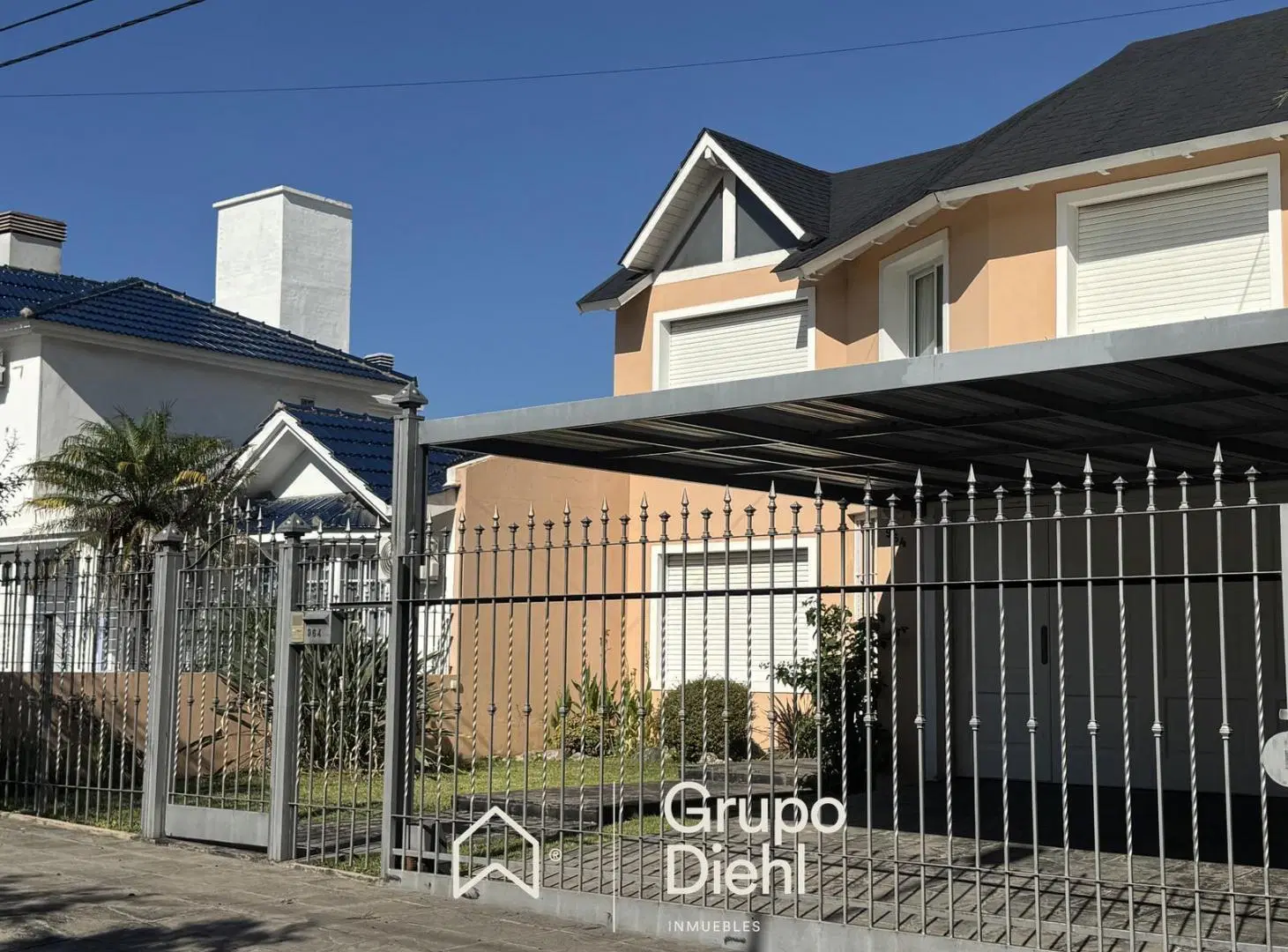 Impecable casa EN VENTA apta credito, 3 dormitorios Urca 3