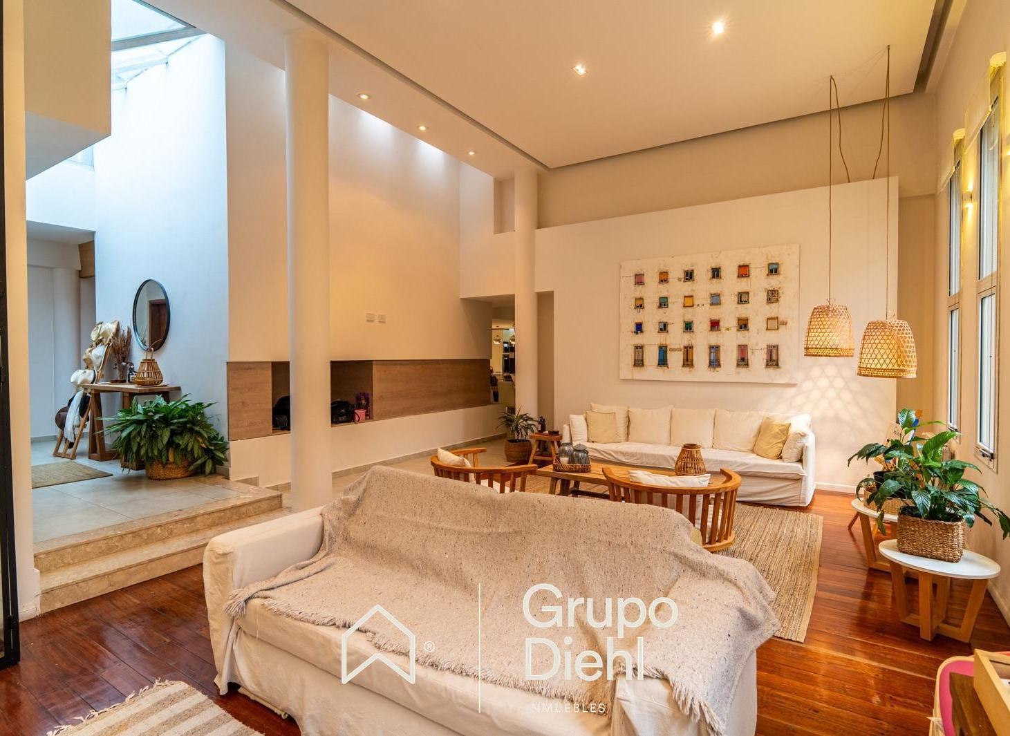 Foto de Casa central, funcional y moderna EN VENTA en Lomas de La Carolina, imagen 2