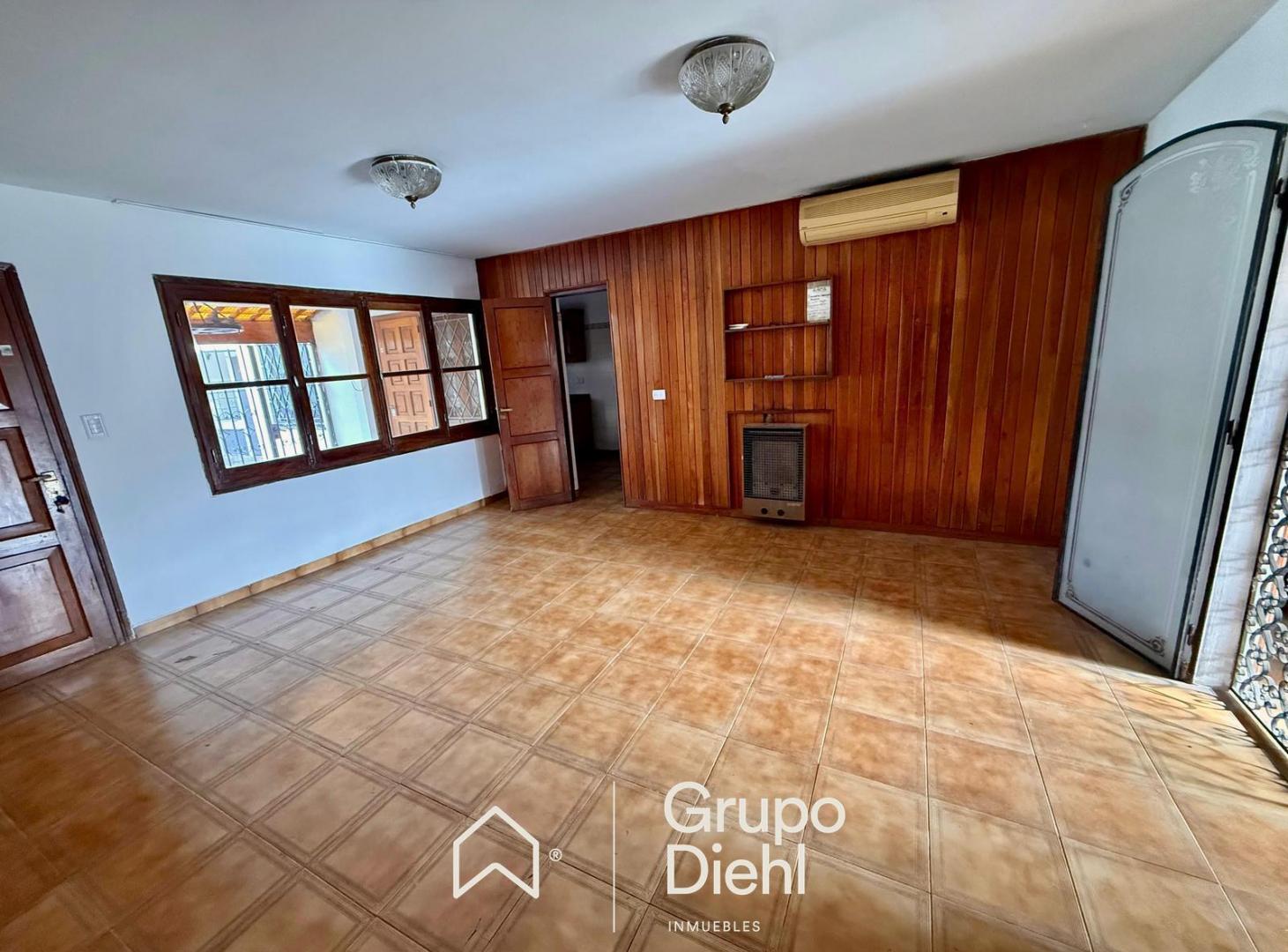 Foto de Una casa con potencial comercial: a mts. de Martinolli y Núñez., imagen 4