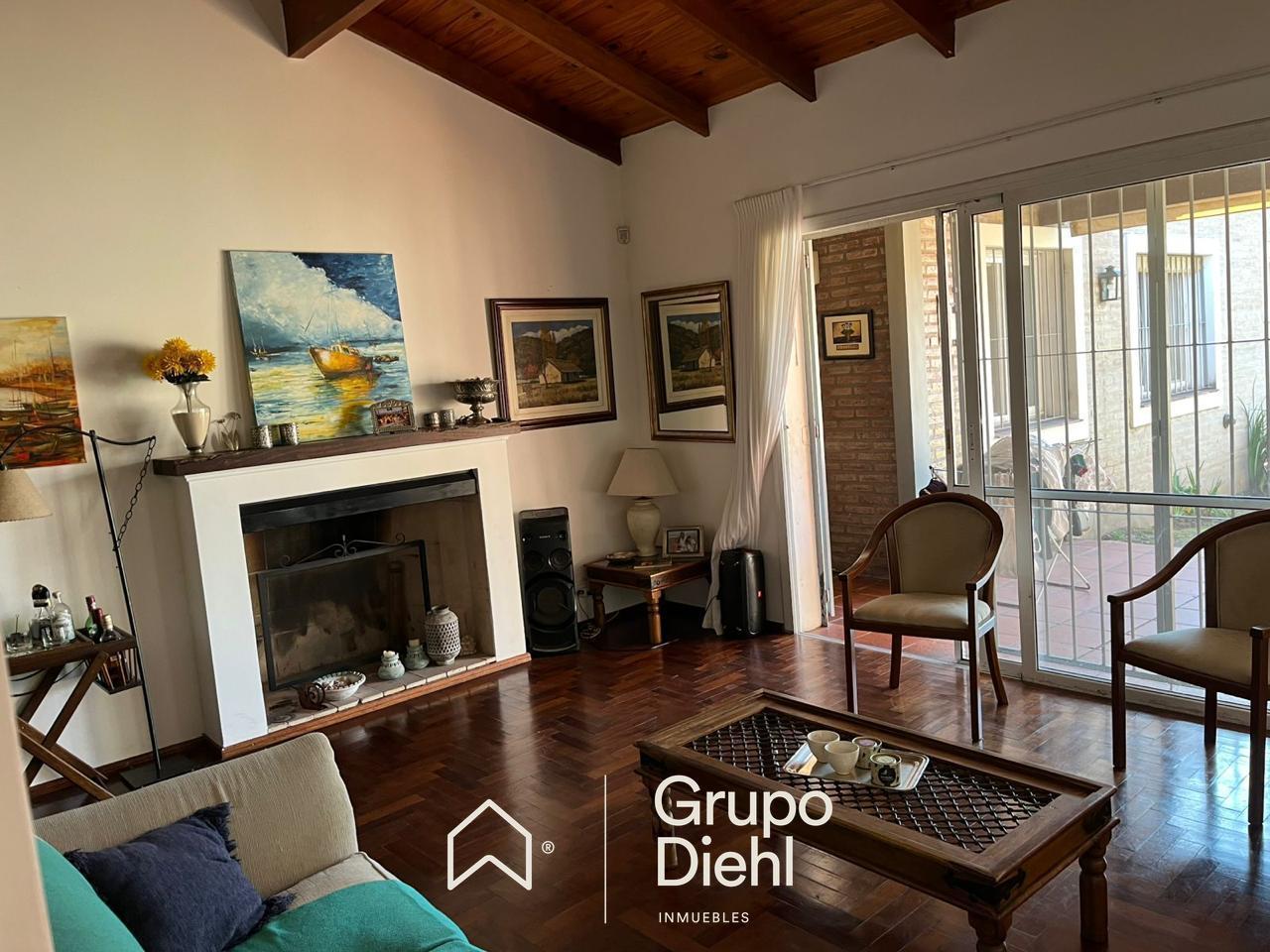 Foto de Casa 3 dorm, amplio jardin con pileta EN ALQUILER galería cerrada, imagen 1