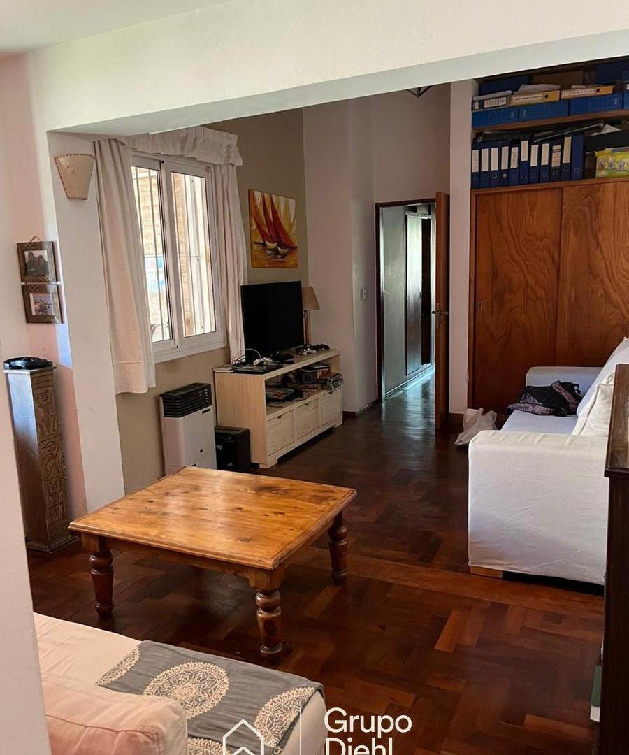 Foto de Casa 3 dorm, amplio jardin con pileta EN ALQUILER galería cerrada, imagen 3
