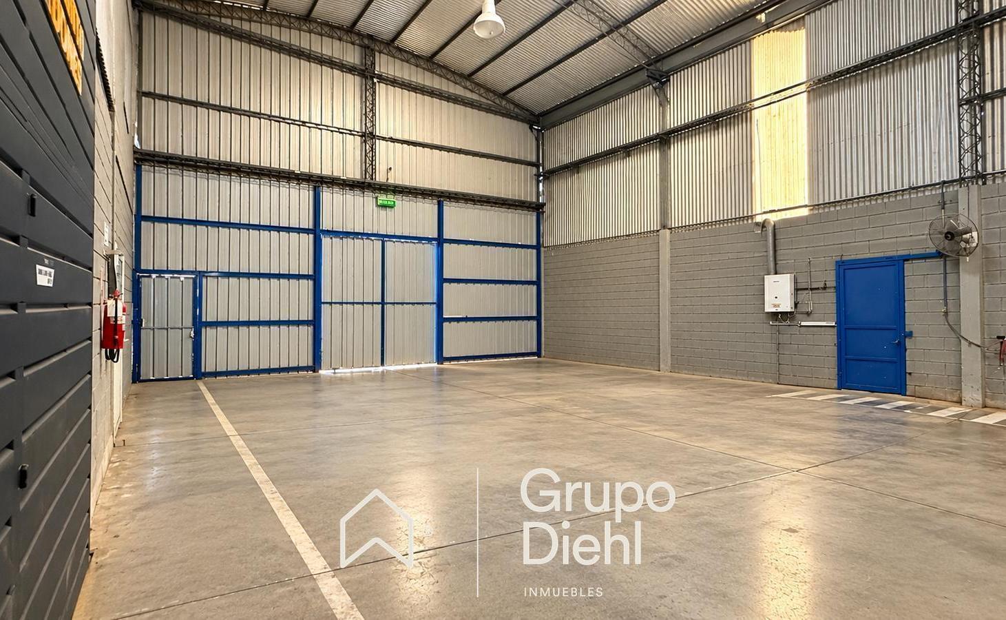 Foto de Excelente nave industrial EN ALQUILER predio con seguridad, imagen 3
