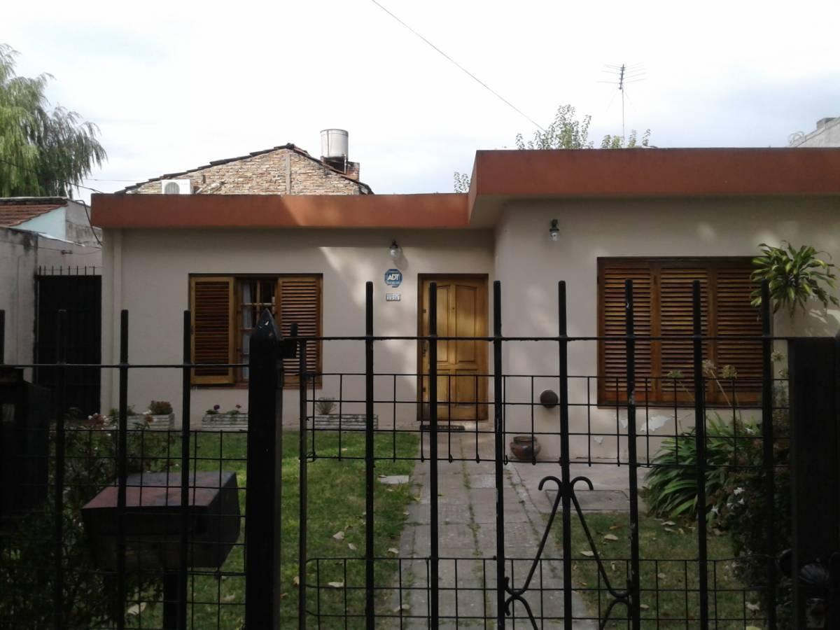 Casa Americana - Zabala 2930 - Castelar Norte