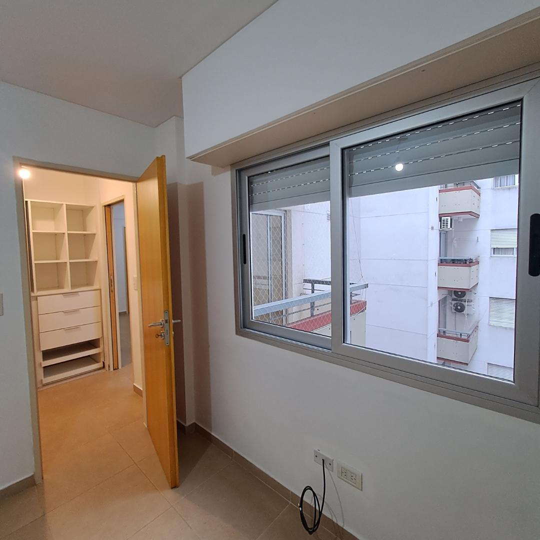 ¡Oportunidad! Departamento - 2 Amb - Morón centro | Venta
