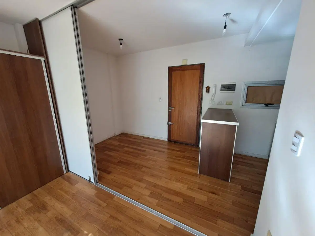 EXCELENTE DEPTO MONOAMBIENTE | CASTELAR CENTRO 5