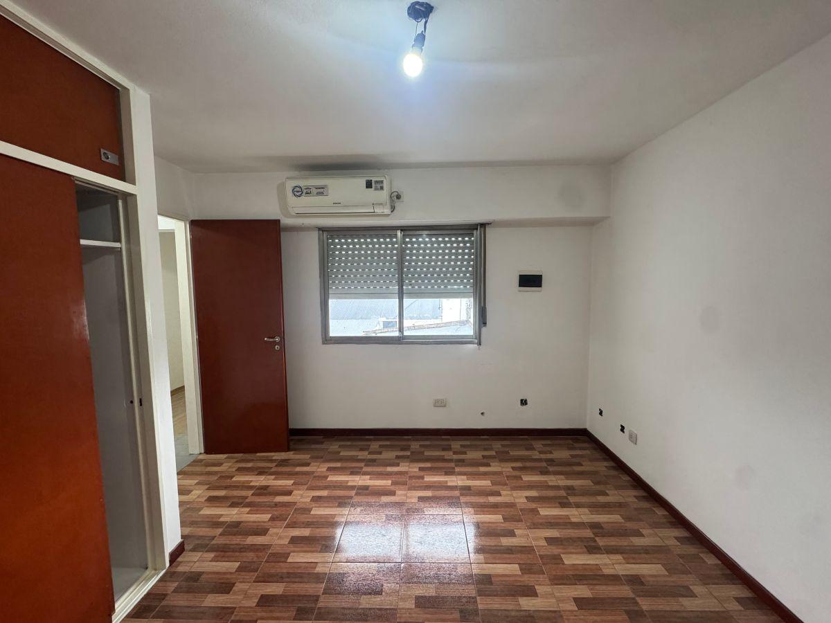 Foto de PH DOS (2) AMBIENTES INTERNO | CASTELAR SUR, imagen 1
