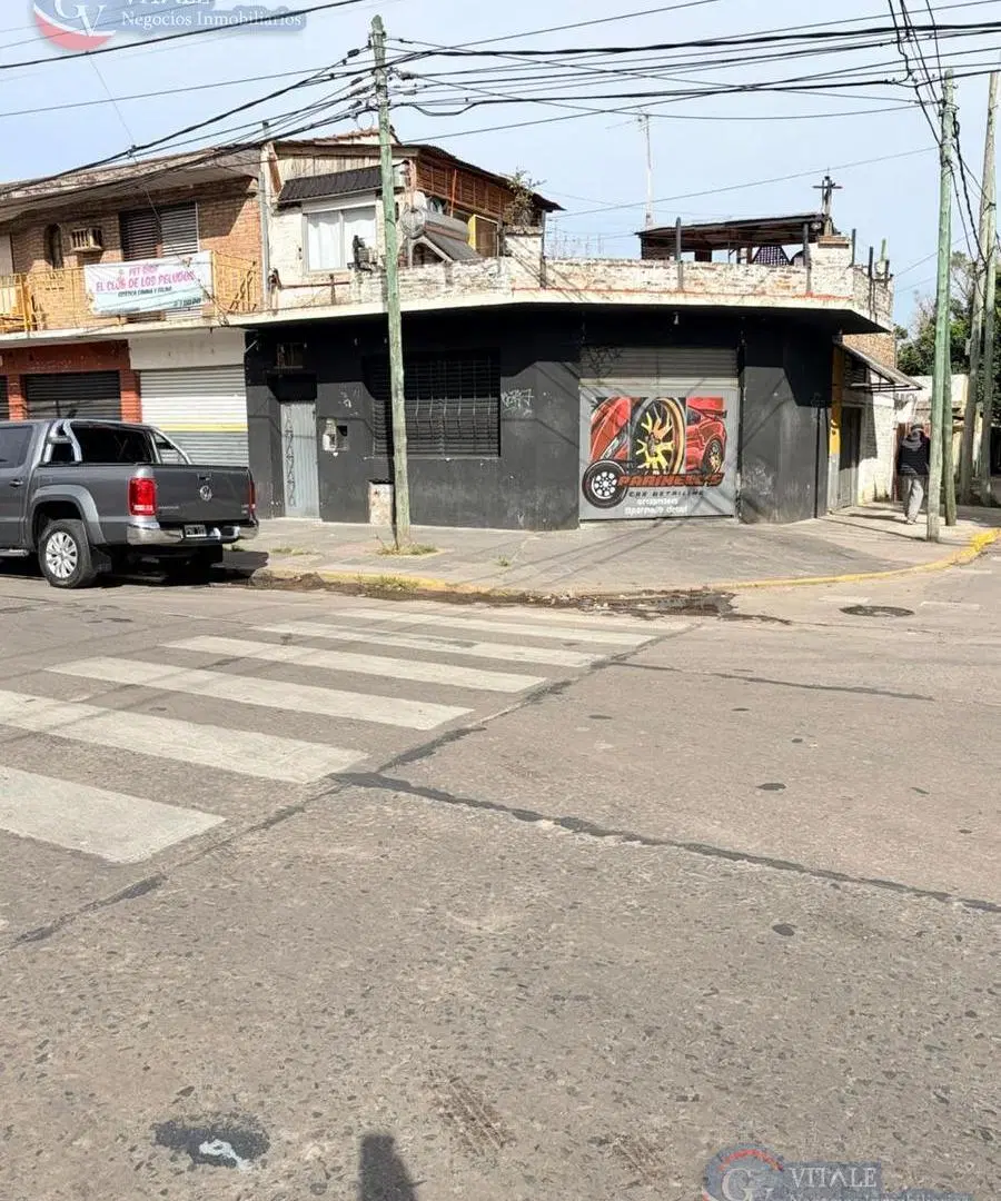 Edificio en block con locales y dto en Pablo Podesta 4