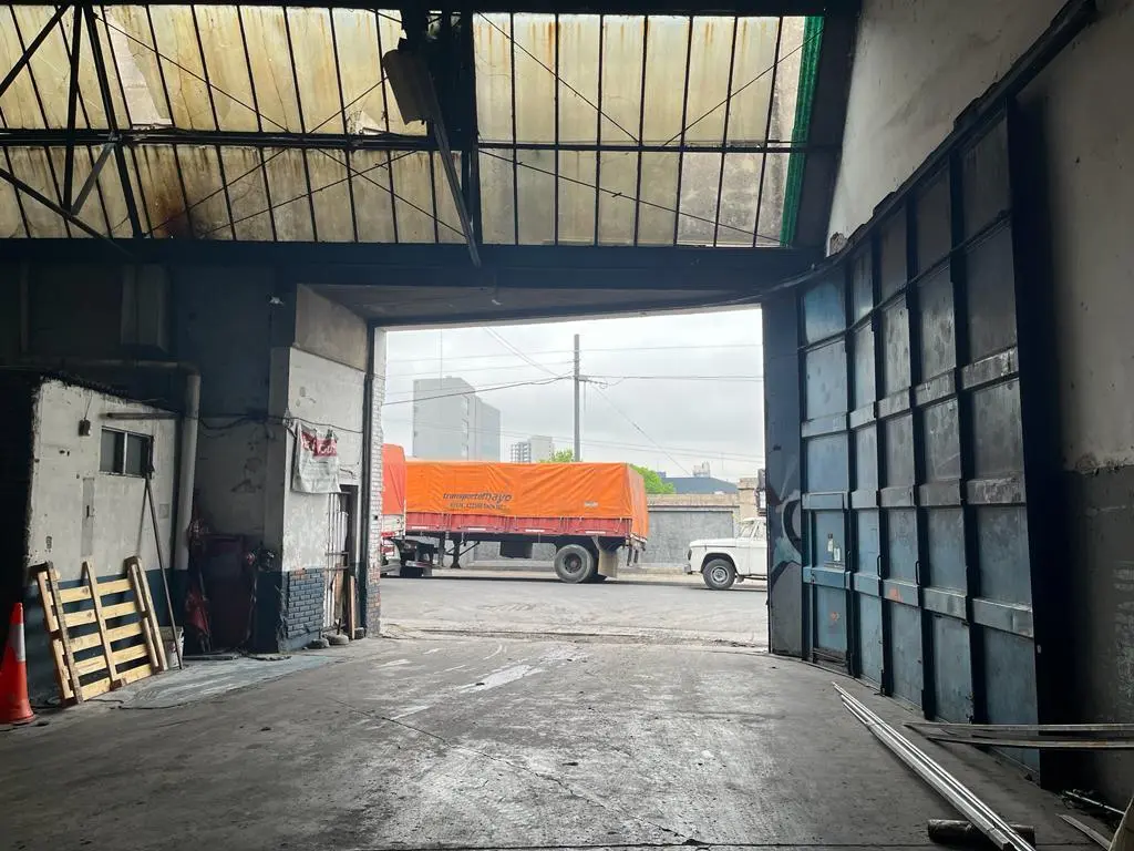 DEPÓSITO DE 1220 m2 - PARACAS 253 - BARRACAS 2