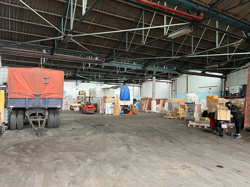 DEPÓSITO DE 1220 m2 - PARACAS 253 - BARRACAS 4