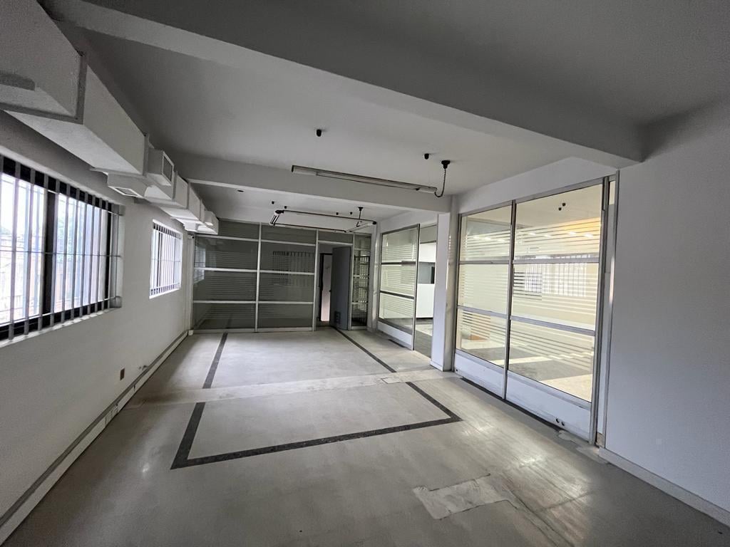 DEPÓSITO DE 1085 m2 - ALQUILER - SANTA ELENA 360, BARRACAS