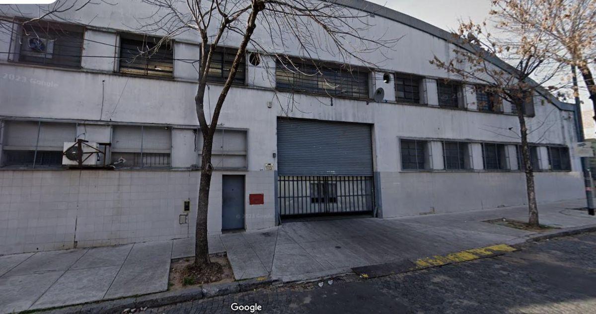 Foto de Depósito en venta en Villa Lugano - 1800 m2, imagen 1