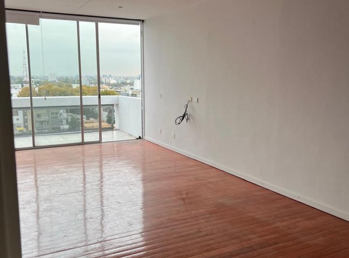 Alquilo excelente departamento monoambiente con balcon piso 8 4