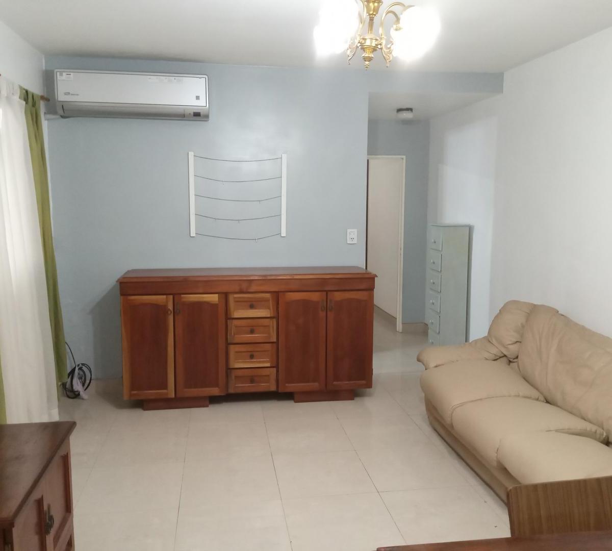 Foto de DEPTO.2 AMB.C/COCH. EXC.UBIC.200 MTS DE UADE Y AV.9 DE JULIO, imagen 2