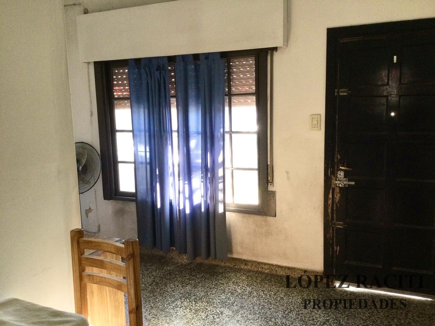 CASA 5 AMBIENTES, GARAJE, DEPENDENCIAS Y QUINCHO LANÚS OESTE