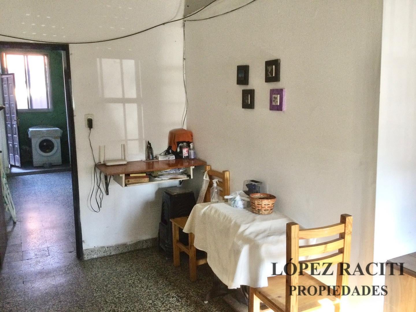 Foto de CASA 5 AMBIENTES, GARAJE, DEPENDENCIAS Y QUINCHO LANÚS OESTE, imagen 3