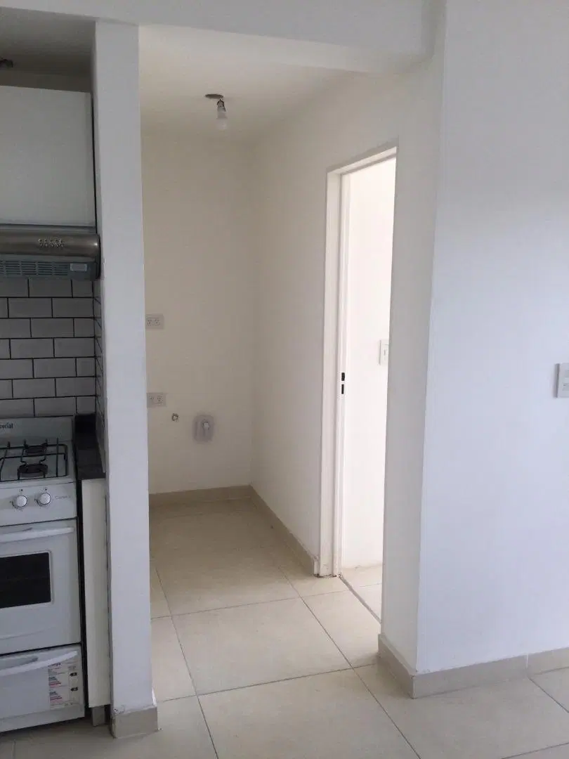 DEPARTAMENTO 2 AMB. FRENTE C/BALCÓN BANFIELD ESTE 2