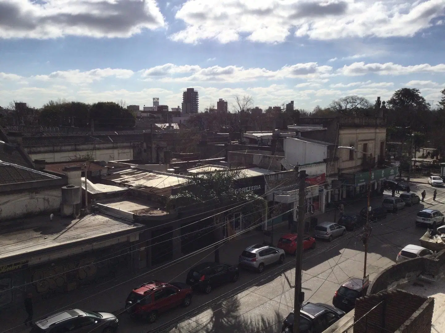 DEPARTAMENTO 2 AMB. FRENTE C/BALCÓN BANFIELD ESTE 4