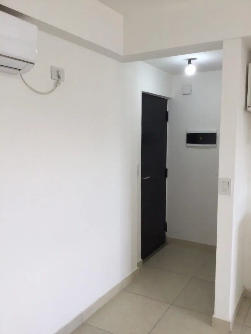 DEPARTAMENTO 2 AMB. FRENTE C/BALCÓN BANFIELD ESTE 3