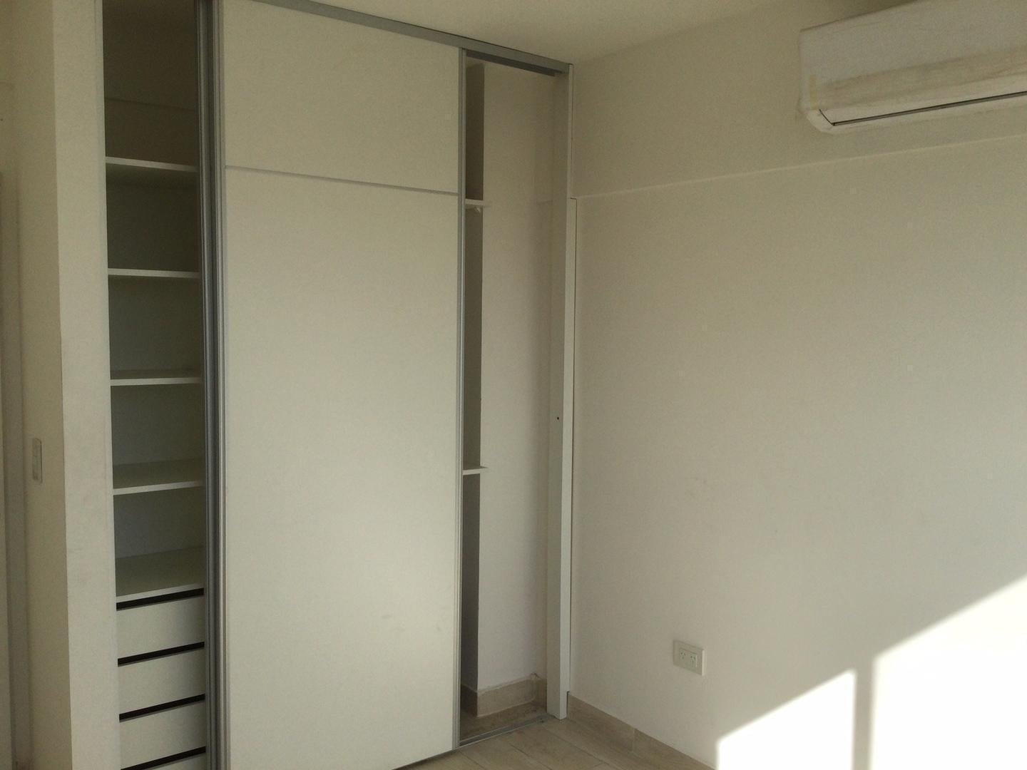 DEPARTAMENTO 2 AMB. FRENTE C/BALCÓN BANFIELD ESTE