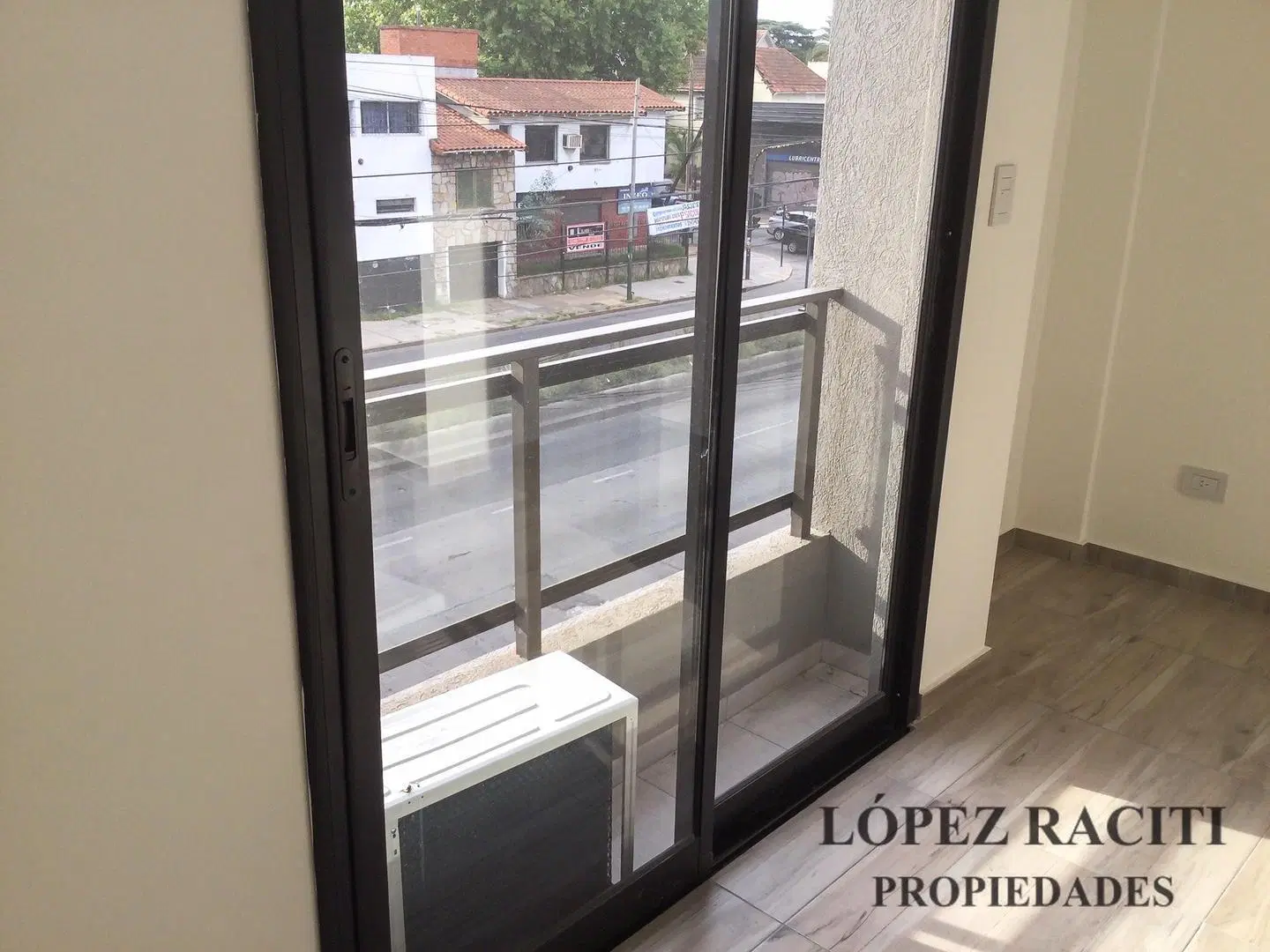 VENTA MONOAMBIENTE FTE,BALCÓN,COCH.BANFIELD O. APTO CRÉDITO 2