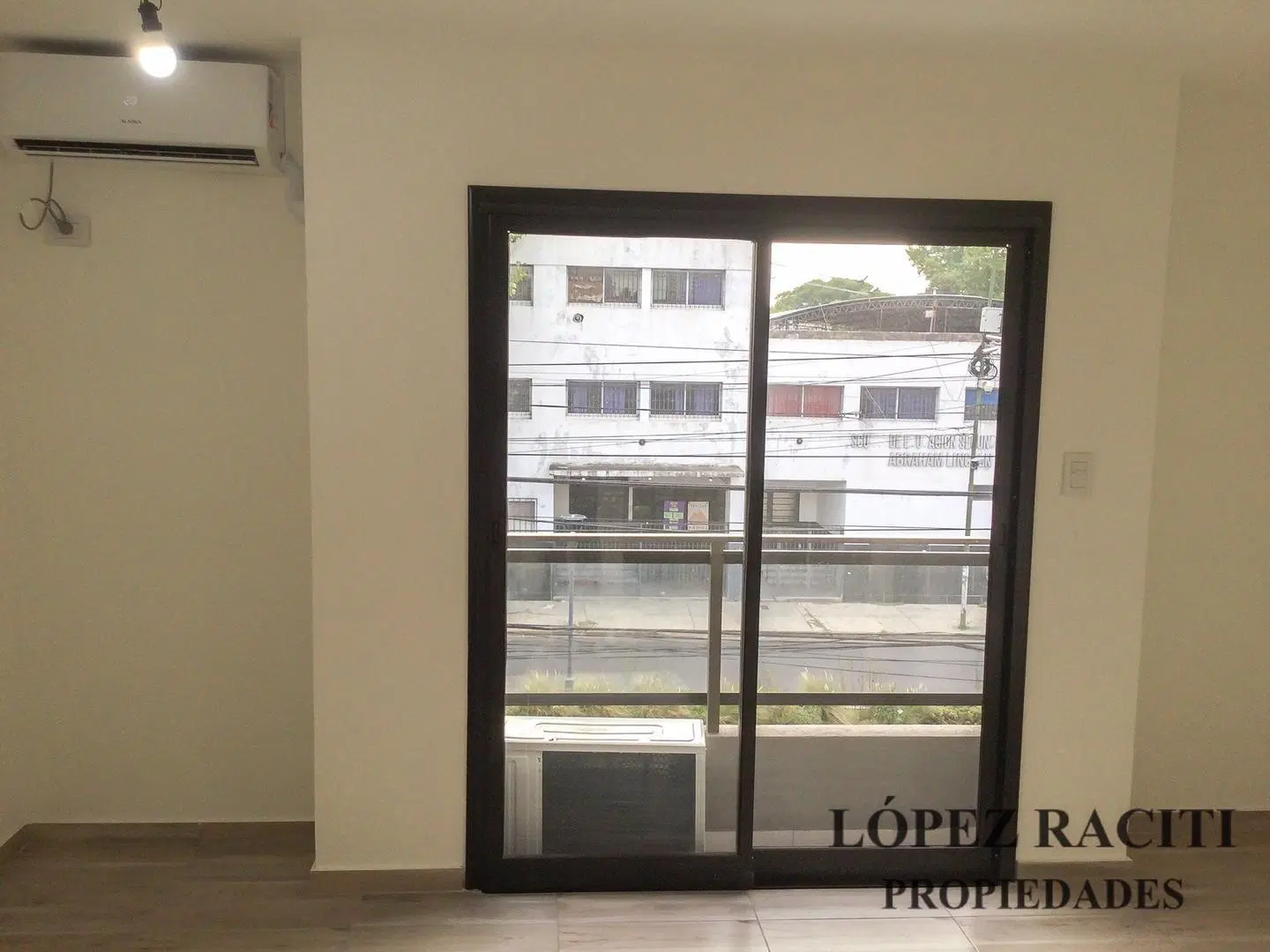 VENTA MONOAMBIENTE FTE,BALCÓN,COCH.BANFIELD O. APTO CRÉDITO 4