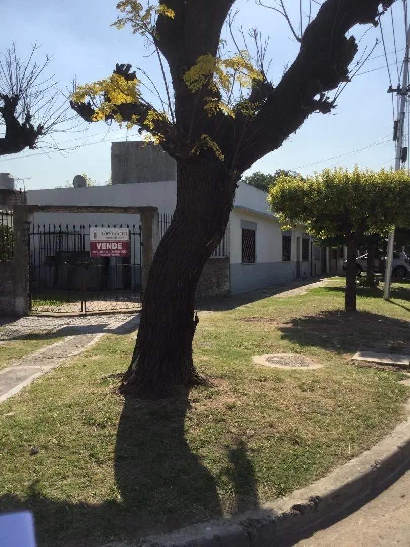 CASA LANÚS ESTE DE 5 AMB.3 DORM.A 6 CUADRAS UNLA 1
