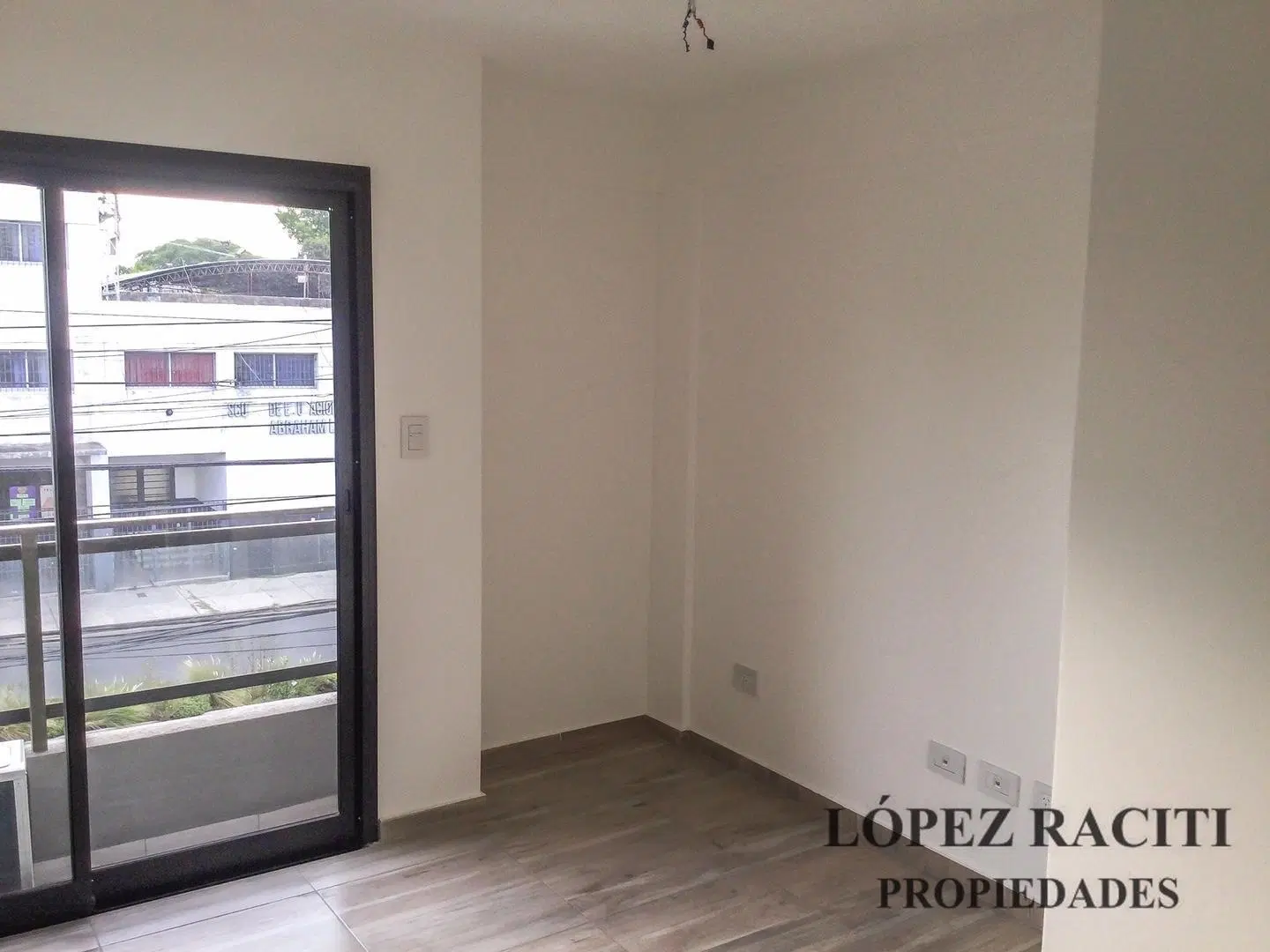 VENTA MONOAMBIENTE FTE,BALCÓN,COCH.BANFIELD O. APTO CRÉDITO 4