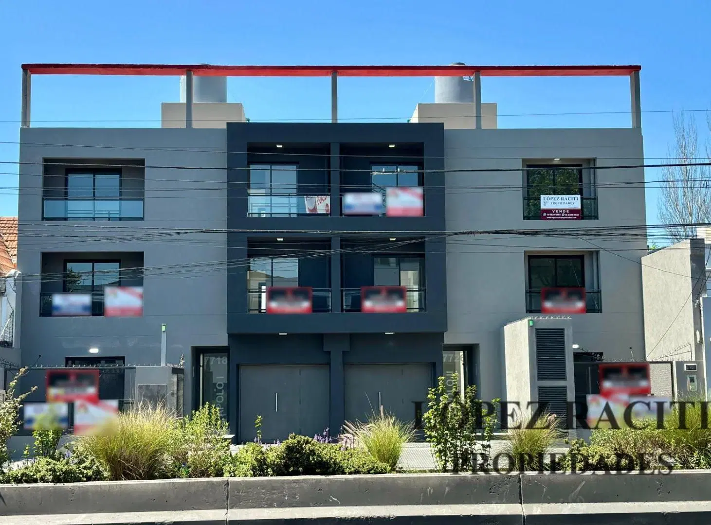 VENTA COCHERA CUBIERTA BANFIELD, AV. H.YRIGOYEN Y LARROQUE. 2