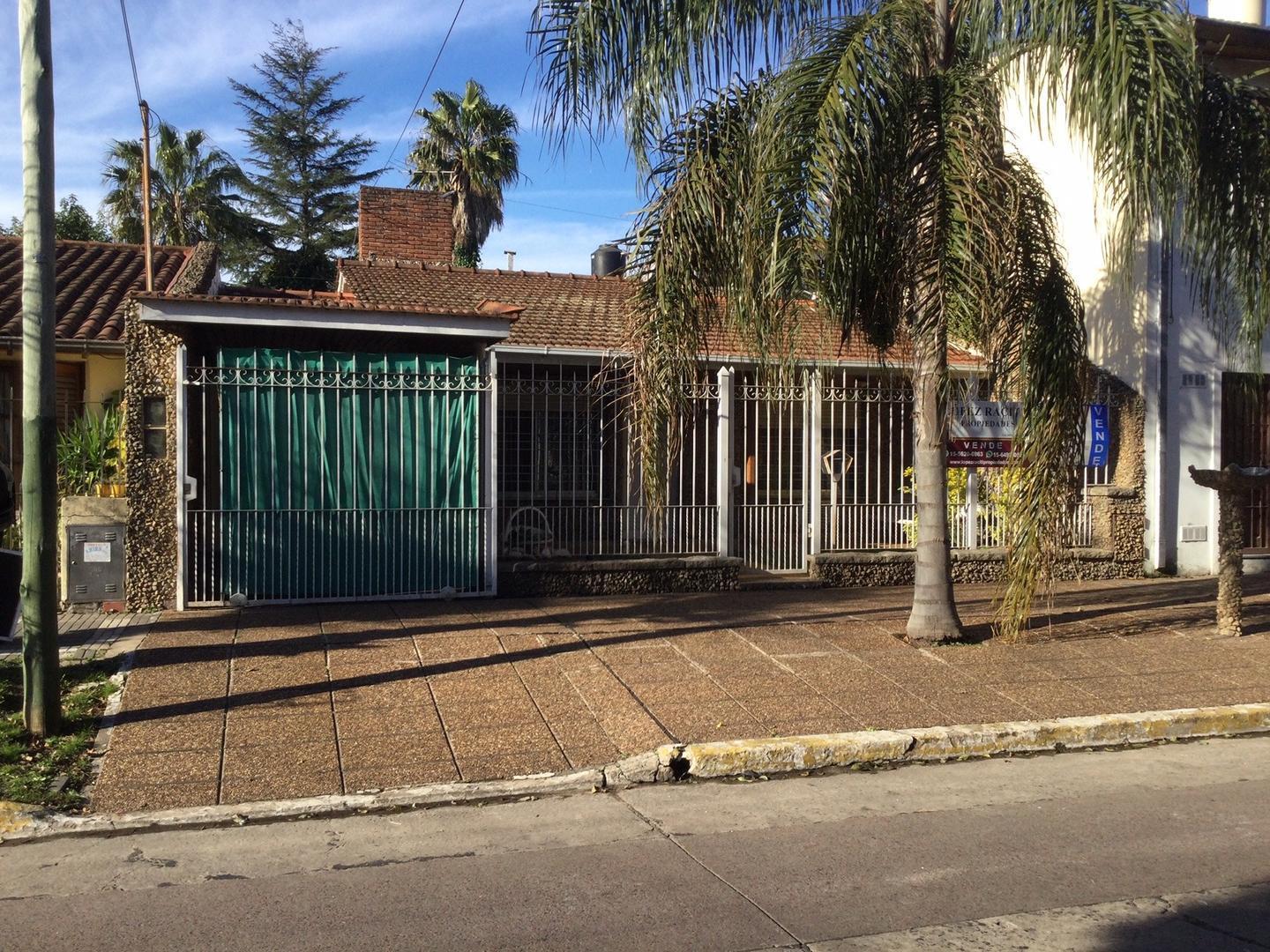 Foto de CHALET 4 AMB.GARAJE, QUINCHO,PILETA, PARRILLA, BANFIELD ESTE, imagen 3