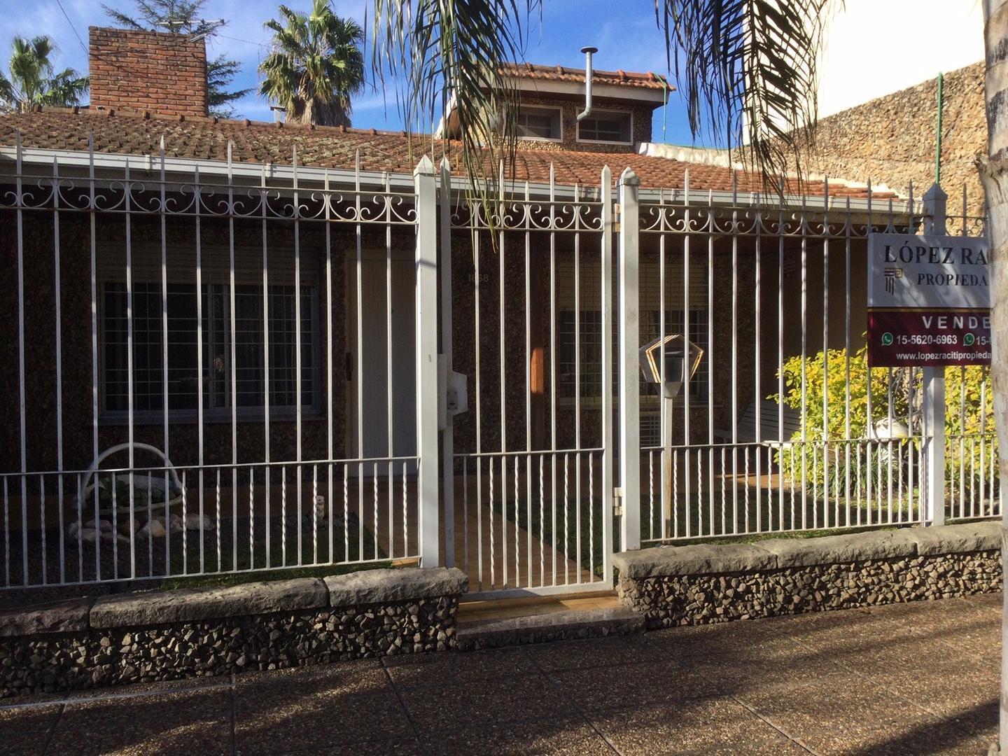 Foto de CHALET 4 AMB.GARAJE, QUINCHO,PILETA, PARRILLA, BANFIELD ESTE, imagen 5