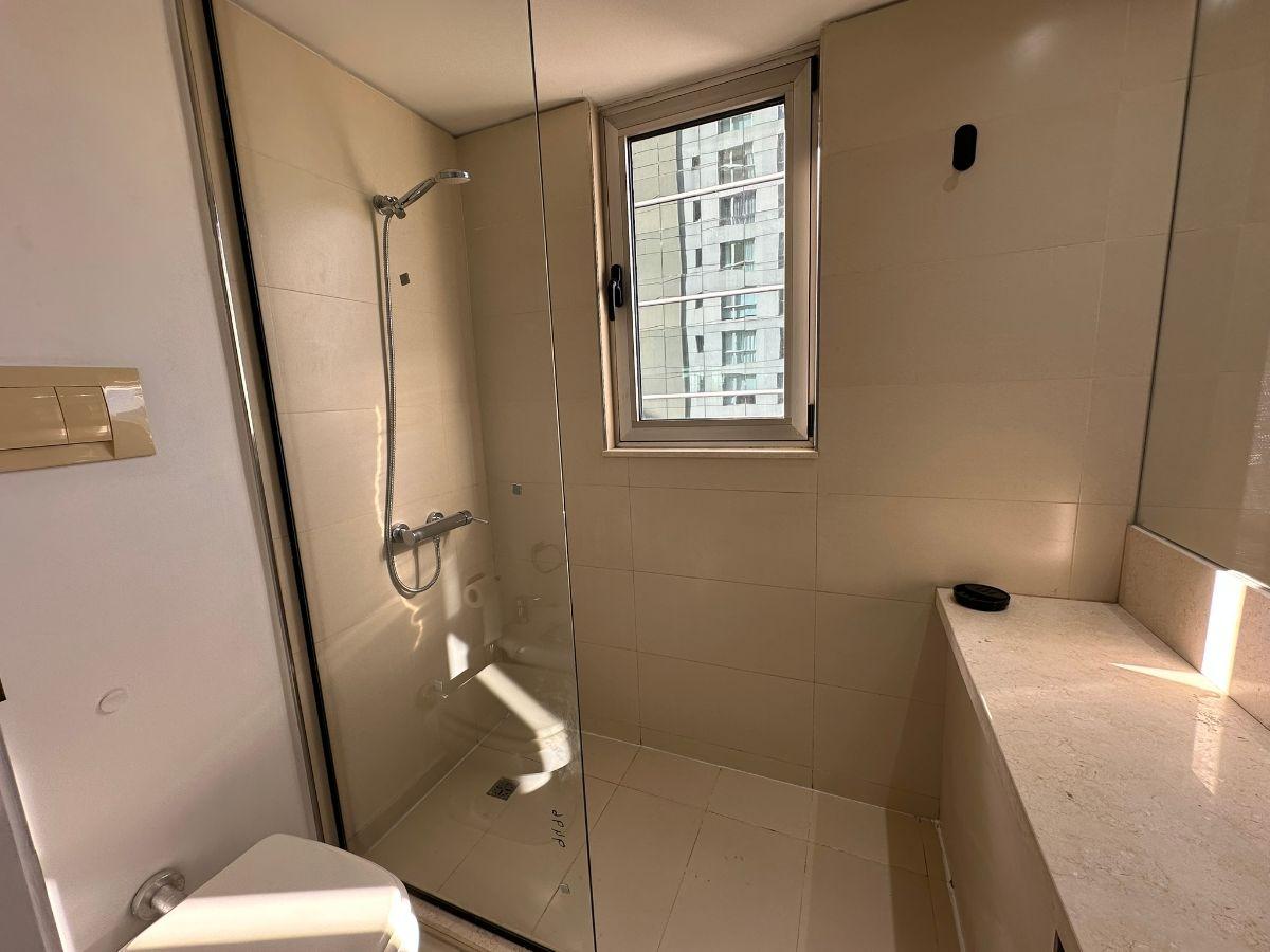 Foto de Piso Alto ! Amoblado con una vista increíble y con cochera, imagen 3