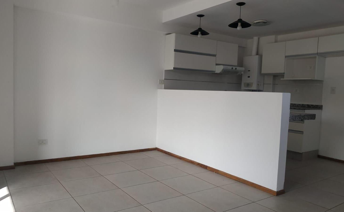 Foto de ALQUILER UN DORMITORIO CON COCHERA ECHESORTU, imagen 2