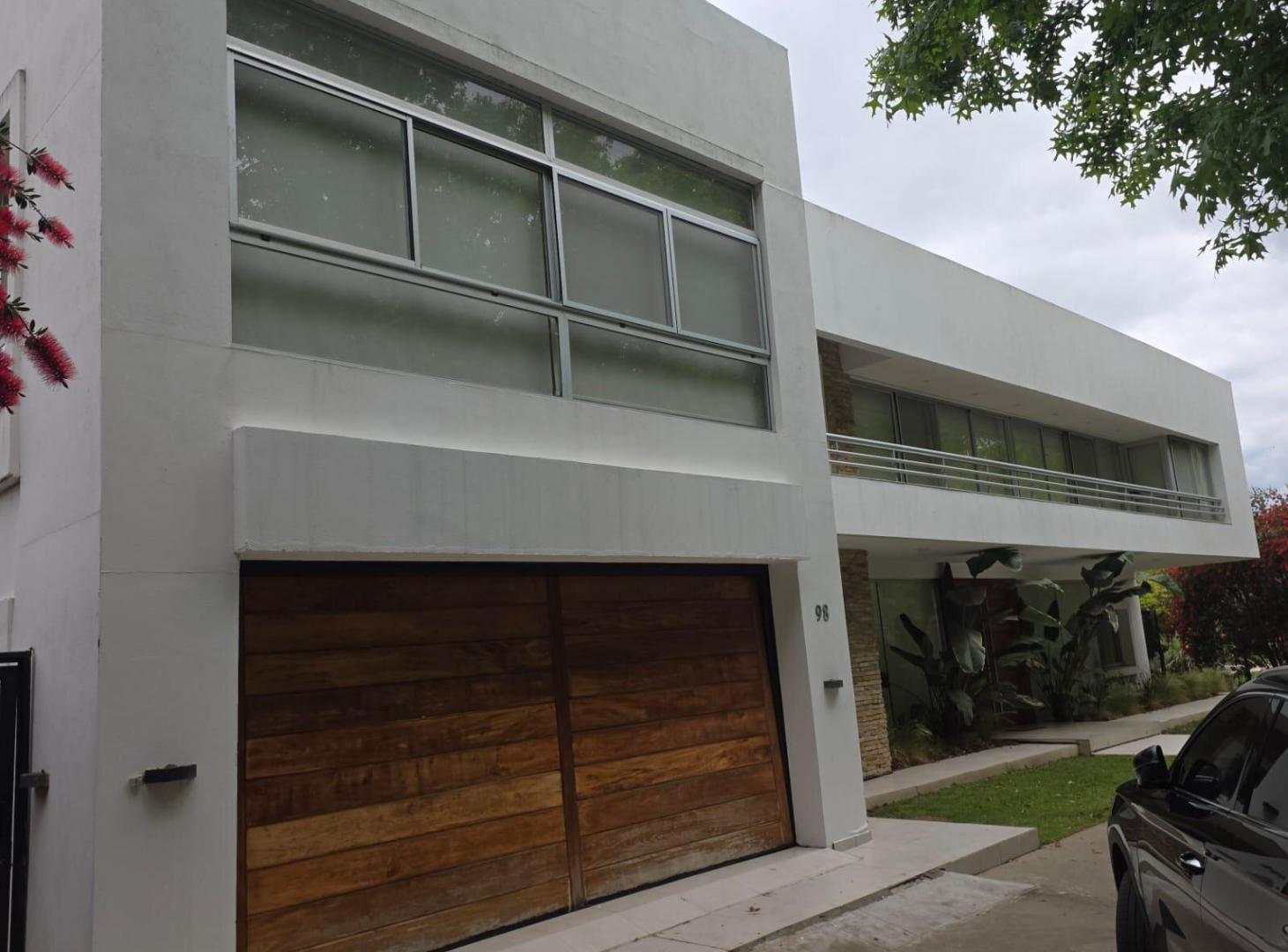 Foto de Casa en venta en Los Álamos, Ibarlucea – 550 m² cubiertos sobre 2.200, imagen 3